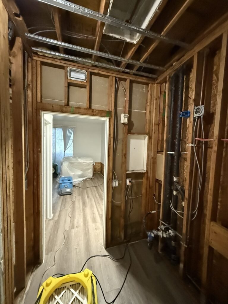 North Hollywood Damage Restoration Services | Onsite Pro 13 water damage restoration demo -5